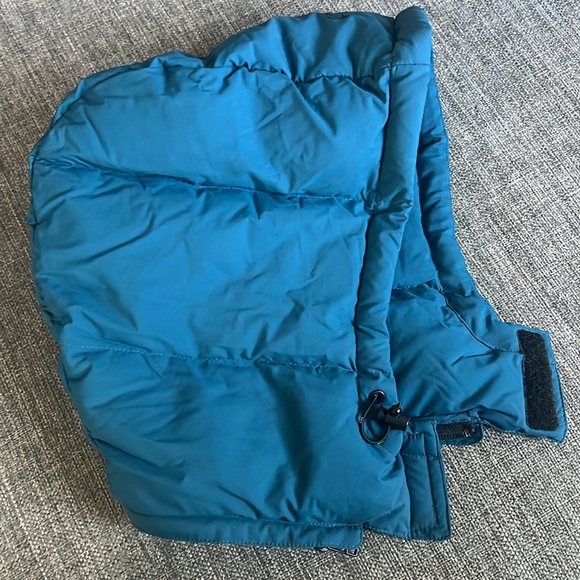 Aritzia Super Puff Shorty in Teal Agate - Picture 14 of 16